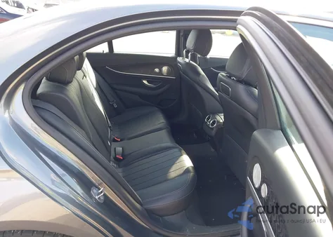 2018 Mercedes-Benz E 300 4Matic z USA, uszkodzony, nr VIN WDDZF4KB8JA444837